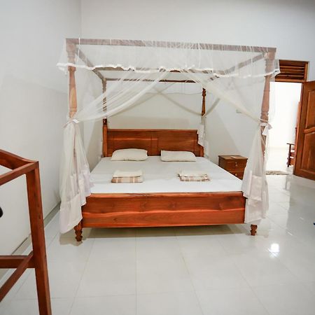 Serene Home Stay Udawalawe Exterior photo