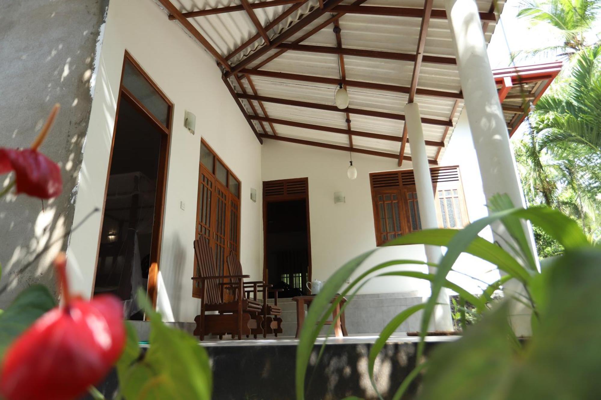Serene Home Stay Udawalawe Exterior photo
