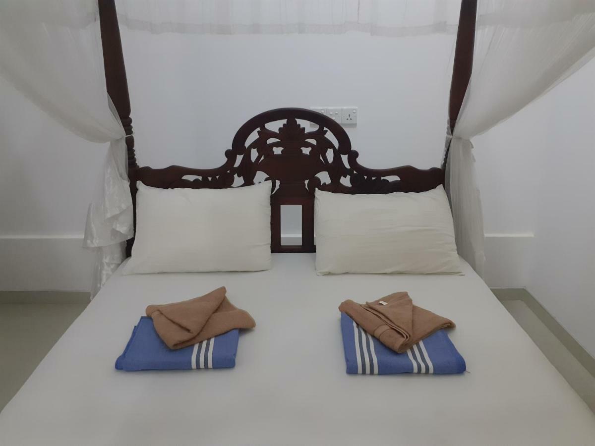 Serene Home Stay Udawalawe Exterior photo